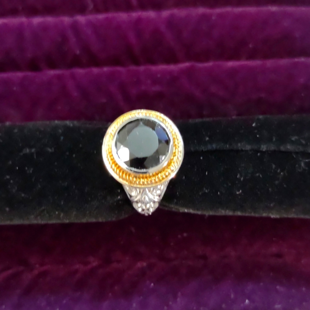 Ring Black Spinel